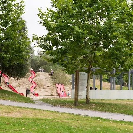 5min Walk To Subway & 10min Drive To Airport Лиссабон