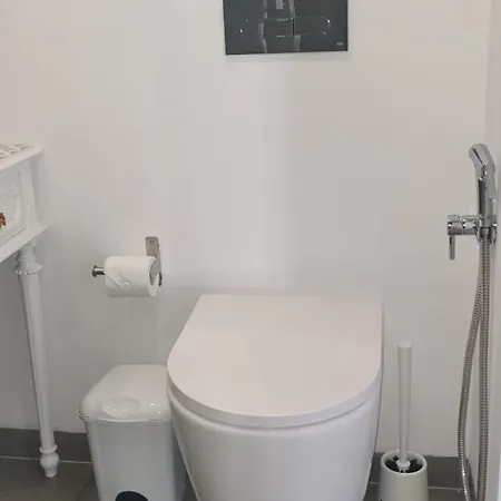 5min Walk To Subway & 10min Drive To Airport Lisboa