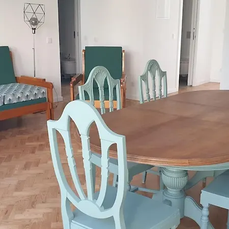 Self Check-in & 5min Walk Subway & 10min Drive Airport * Lisboa