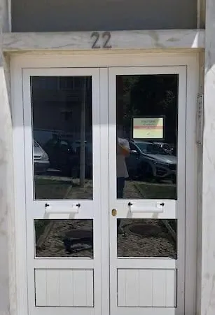 5min Walk To Subway & 10min Drive To Airport Apartman *