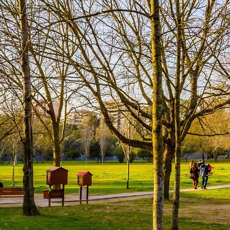 Daire 5min Walk To Subway & 10min Drive To Airport