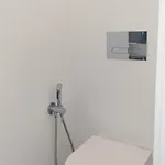 5min Walk To Subway & 10min Drive To Airport Apartment *